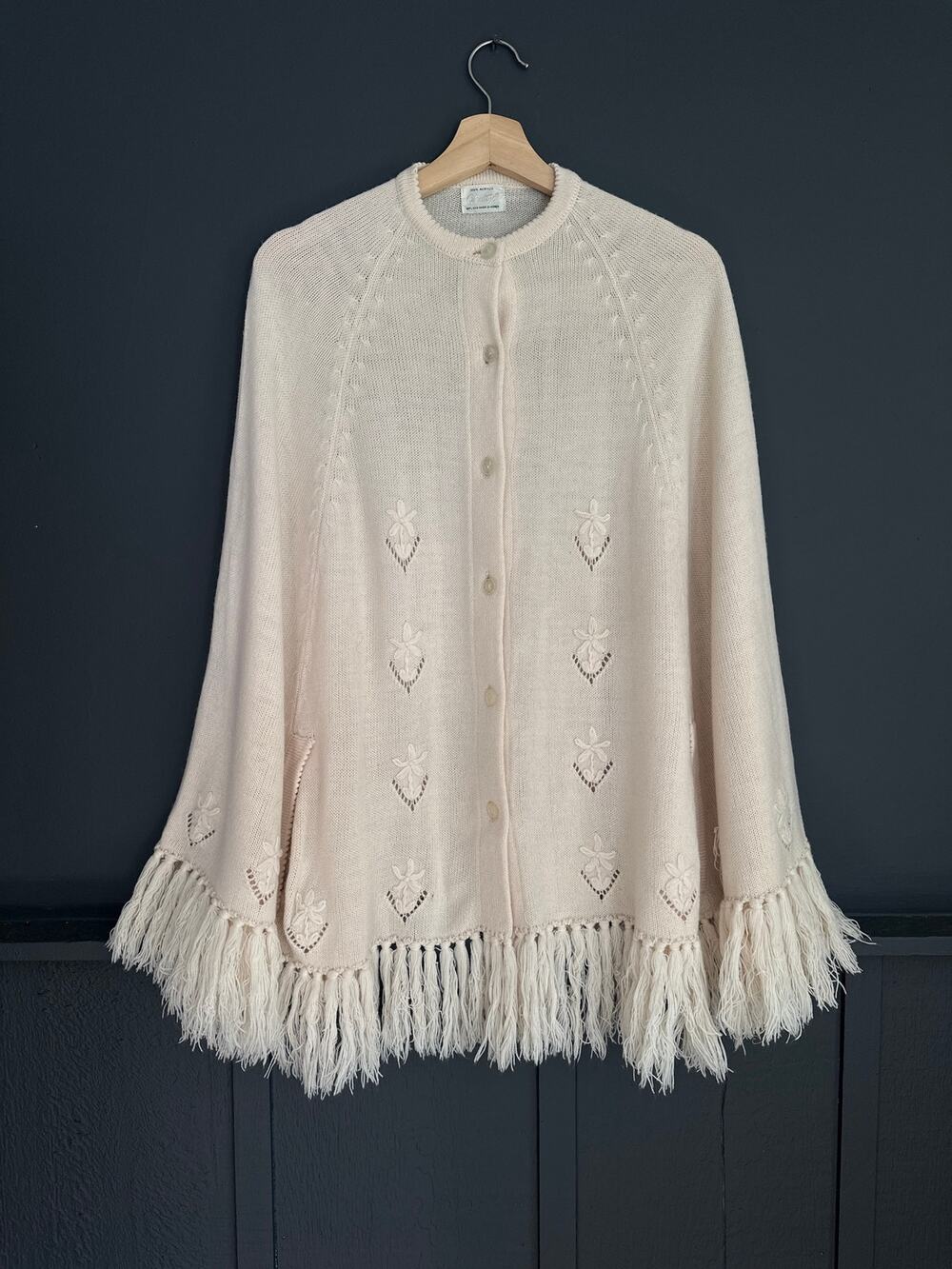 Vintage 1970s Ivory Knit Button Front Poncho Cape Floral Embroidery One Size